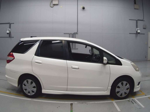 2012 Honda Fit Shuttle GG7[2]