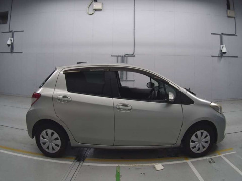 2012 Toyota Vitz KSP130[2]