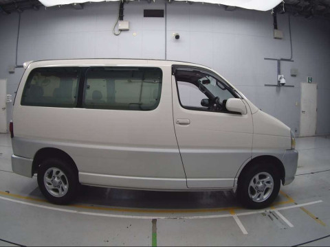 1999 Toyota Regius Van RCH47W[2]