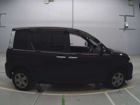 2012 Toyota Sienta NCP81G[2]