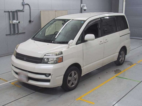 2005 Toyota Voxy AZR60G[0]