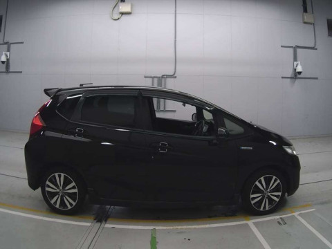 2013 Honda Fit Hybrid GP5[2]