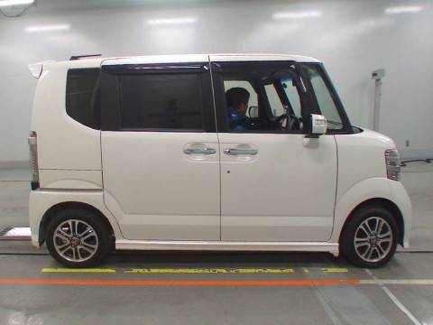 2016 Honda N-BOX CUSTOM JF2[2]