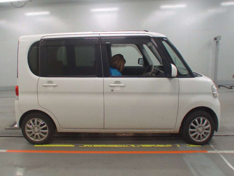 2011 Daihatsu Tanto L375S[2]