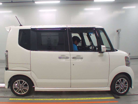 2015 Honda N-BOX CUSTOM JF1[2]