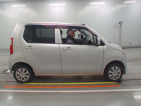 2013 Suzuki Wagon R MH34S[2]