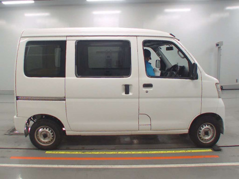 2016 Daihatsu Hijet Cargo S321V[2]