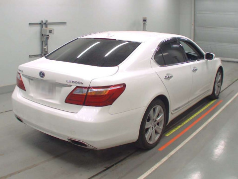 2010 Lexus LS UVF45[1]