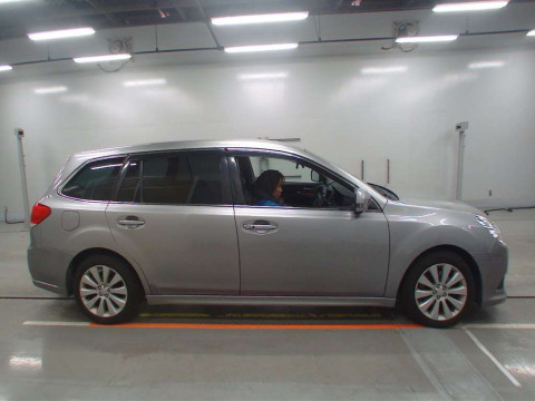 2010 Subaru Legacy Touring Wagon BR9[2]