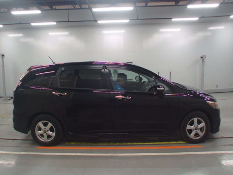 2010 Honda Stream RN6[2]