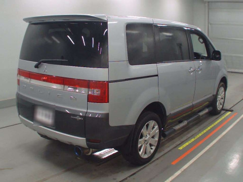 2011 Mitsubishi Delica D5 CV5W[1]