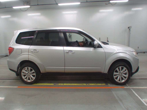 2011 Subaru Forester SHJ[2]