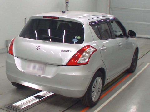 2015 Suzuki Swift ZC72S[1]