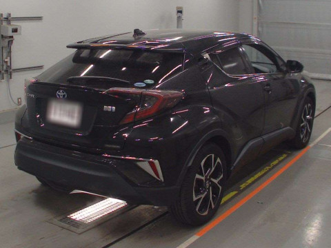 2017 Toyota C-HR ZYX10[1]