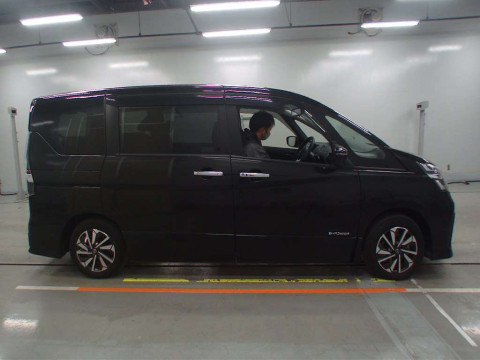 2022 Nissan Serena HFC27[2]