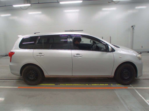 2010 Toyota Corolla Fielder NZE141G[2]