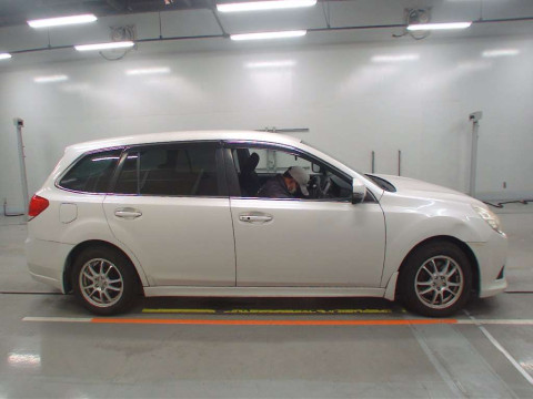 2011 Subaru Legacy Touring Wagon BR9[2]