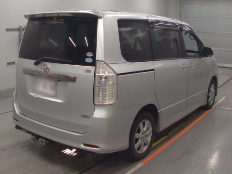 2009 Toyota Noah ZRR75W[1]