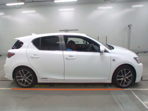 2014 Lexus CT ZWA10[2]