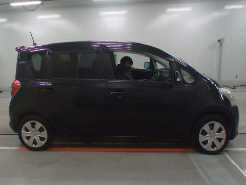 2009 Toyota Ractis NCP100[2]