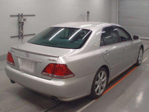 2003 Toyota Crown GRS180[1]