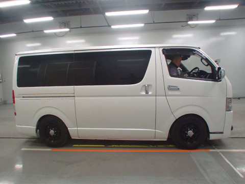 2019 Toyota Hiace Van TRH200V[2]