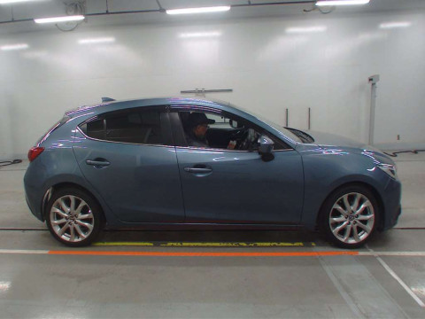 2016 Mazda Axela Sport BM5FS[2]