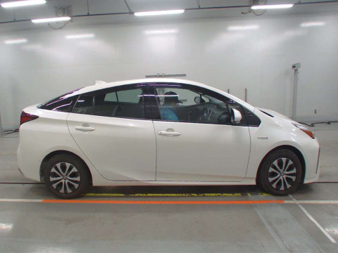 2021 Toyota Prius ZVW51[2]