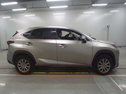 2016 Lexus NX AGZ10[2]