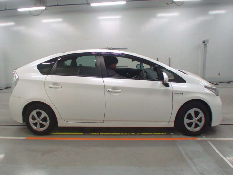 2012 Toyota Prius ZVW30[2]