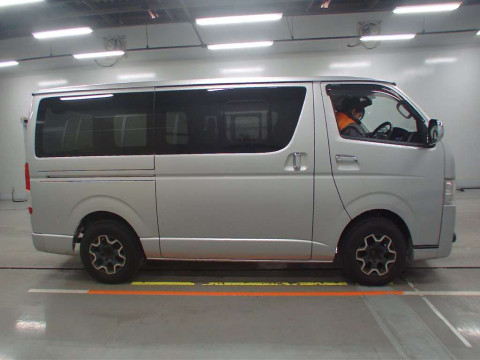 2014 Toyota Hiace Van KDH201V[2]