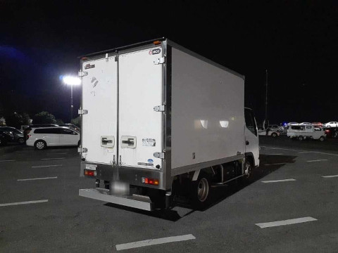 2010 Mitsubishi Fuso Canter FB70B[1]