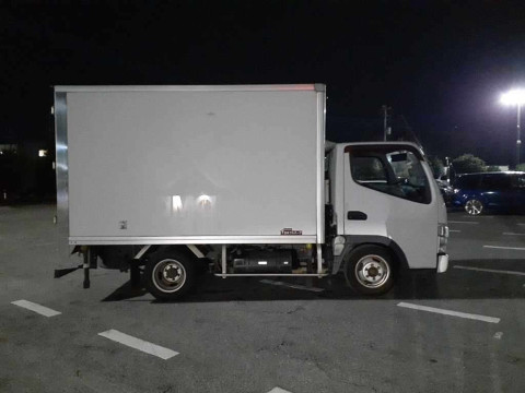 2010 Mitsubishi Fuso Canter FB70B[2]