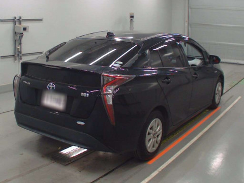 2016 Toyota Prius ZVW50[1]