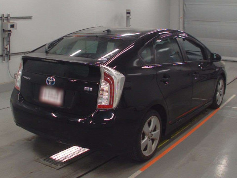 2014 Toyota Prius ZVW30[1]