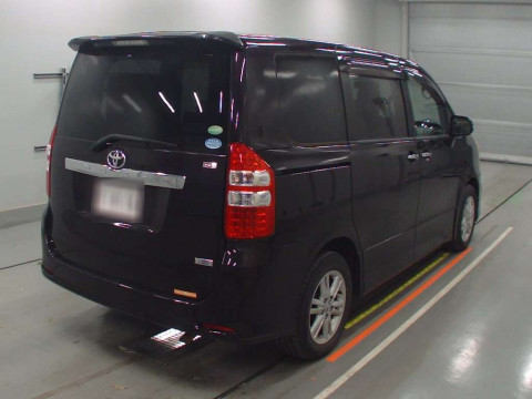 2012 Toyota Noah ZRR75W[1]