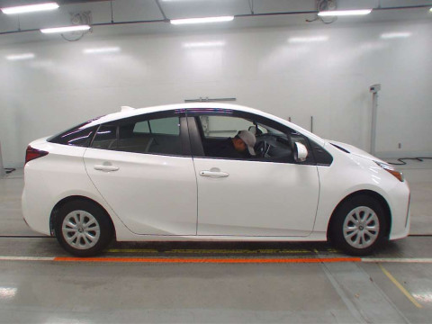 2021 Toyota Prius ZVW51[2]