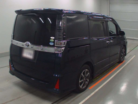 2018 Toyota Voxy ZRR80W[1]