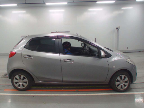 2013 Mazda Demio DE3FS[2]