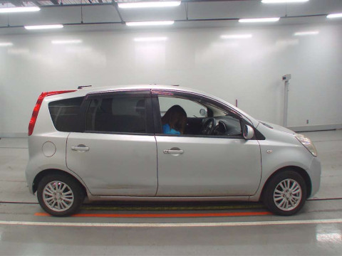 2012 Nissan Note E11[2]