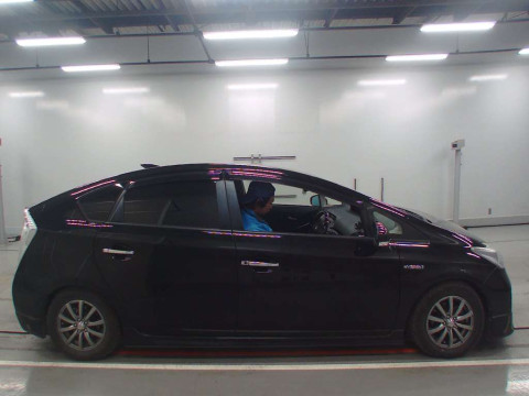 2012 Toyota Prius ZVW30[2]