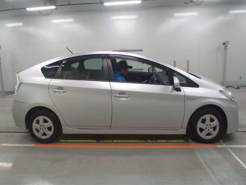 2010 Toyota Prius ZVW30[2]