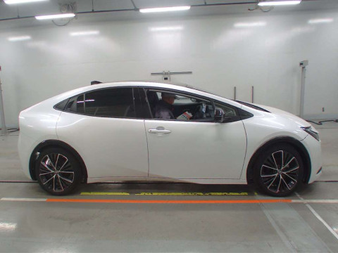 2024 Toyota Prius MXWH60[2]