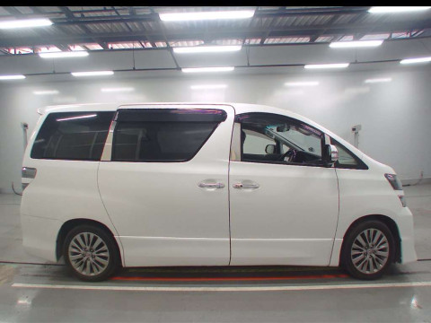 2013 Toyota Vellfire ANH20W[2]