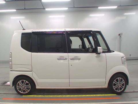 2017 Honda N-BOX JF1[2]