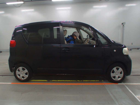 2009 Toyota Porte NNP10[2]