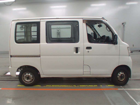 2017 Daihatsu Hijet Cargo S331V[2]