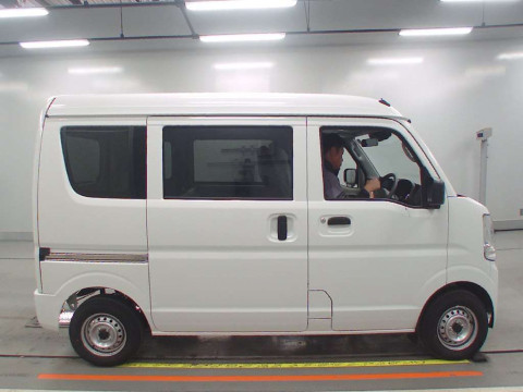 2024 Nissan NV100 Clipper DR17V[2]