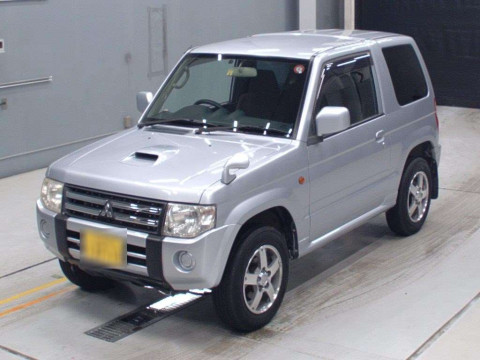 2010 Mitsubishi Pajero Mini H58A[0]