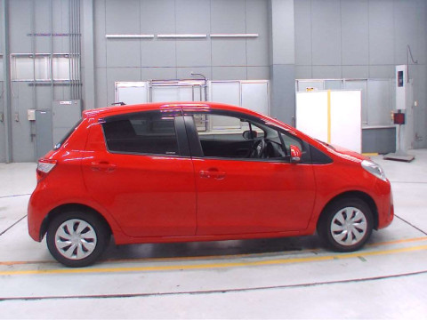 2017 Toyota Vitz KSP130[2]